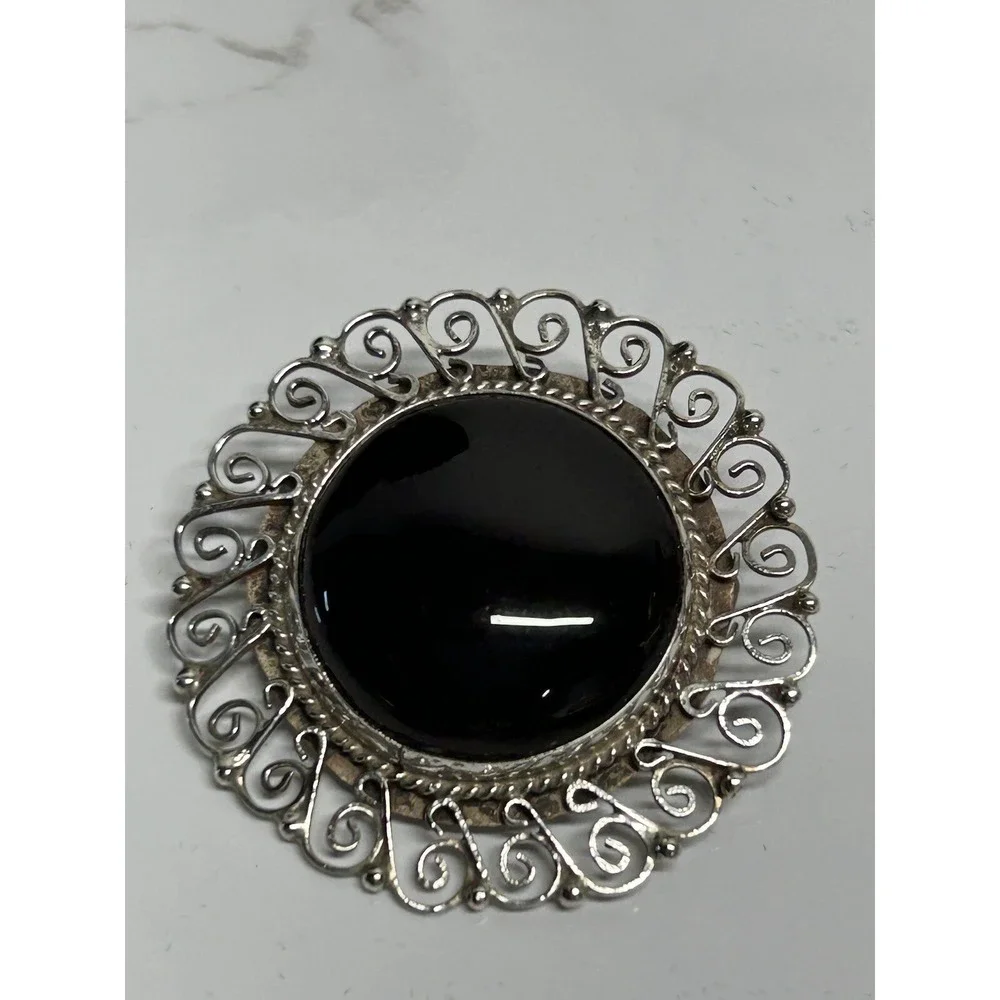 VTG 12. 9 grams Sterling Silver Black Onyx Brooch Pin